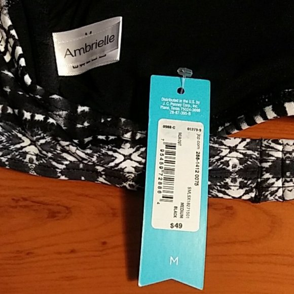 Ambrielle high neck bikini top Medium NWT - Picture 6 of 7